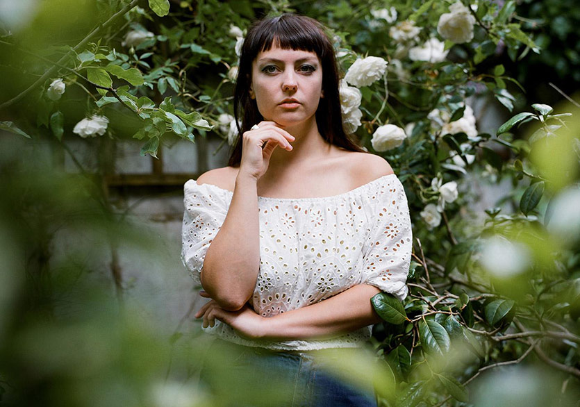 Angel Olsen Yeni Albümü Whole New Mess’i Duyurdu