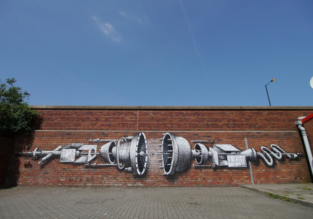 Dönüşüme Uğramış Yaratıklar Duvarları Süslüyor