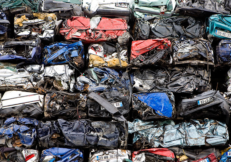 Bir Araba Sevdası Distopyası: Çarpışma