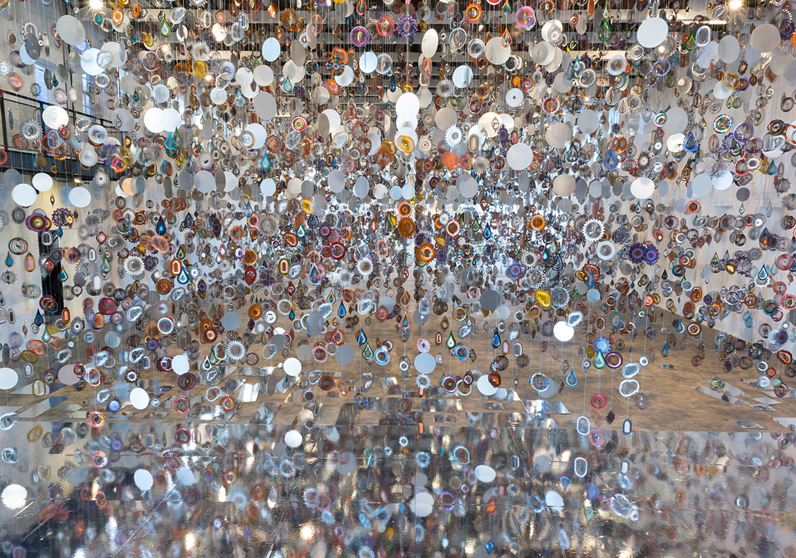 Irkçılığa ve Şiddete Karşı Dev Enstalasyon