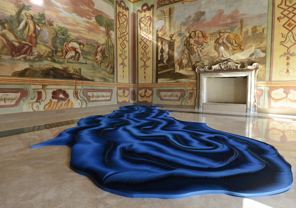 Dev Boyutta Kağıttan Heykeller