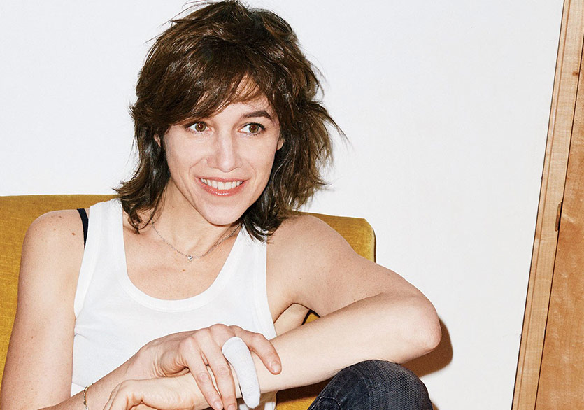 Charlotte Gainsbourg’den Çarpıcı Bir Klip Daha!