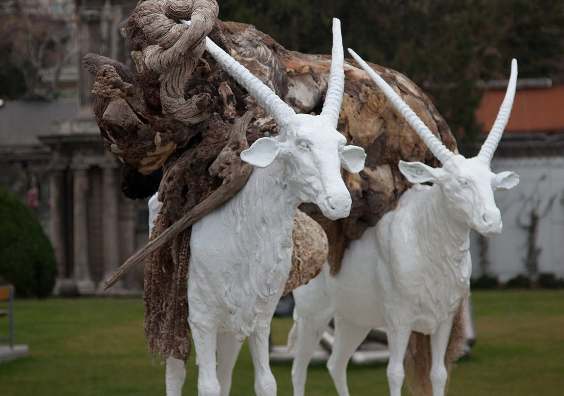 Adrian Villar Rojas Metropolitan Sanat Müzesi’nde