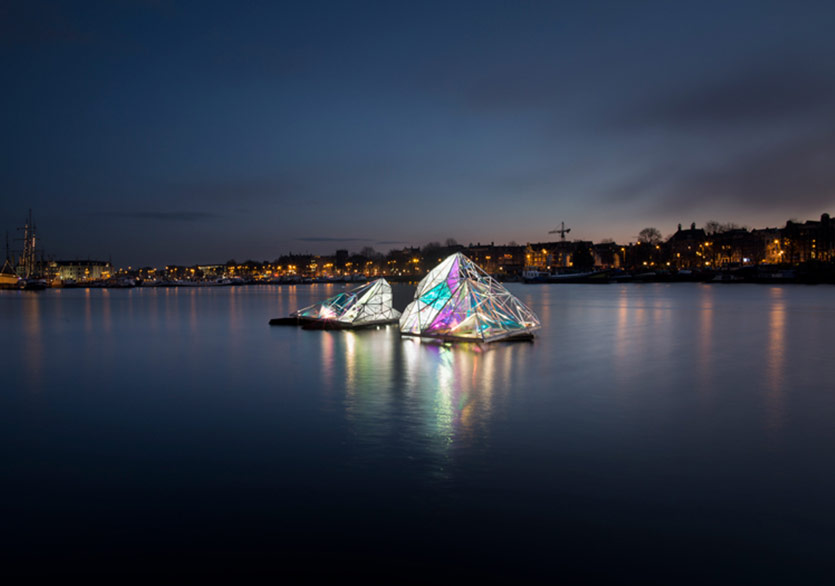 Bu Ay Amsterdam Işıl Işıl