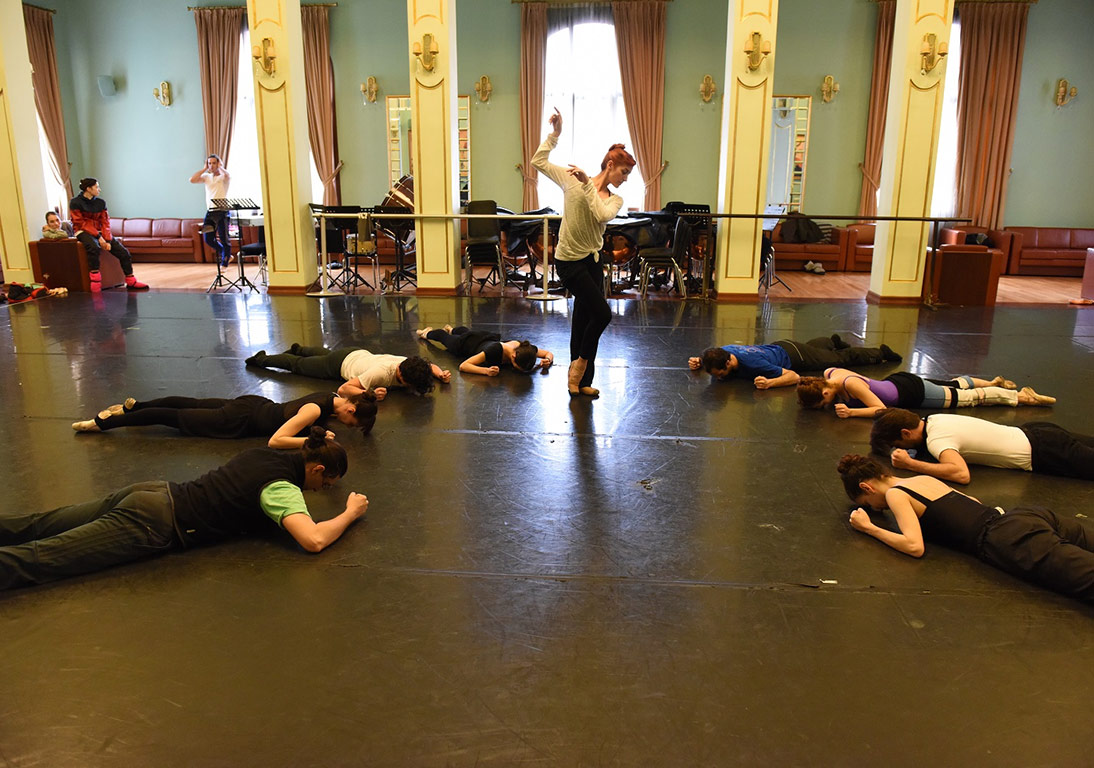 Sezonun Son Prömiyeri: Dansın Rengi