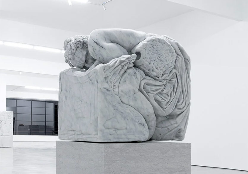 Adam Parker Smith’in Heykelleri “Crush” ile The Hole L.A’da