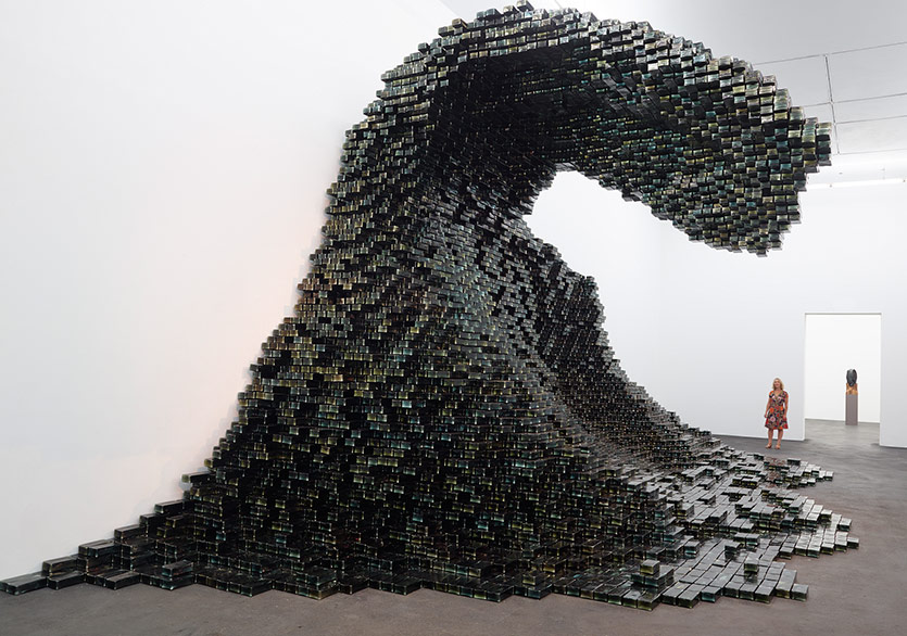 Cam Tuğlalardan Bir Dalga