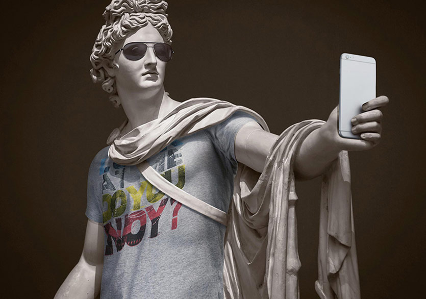 Klasik Heykeller Günümüz Kıyafetleriyle