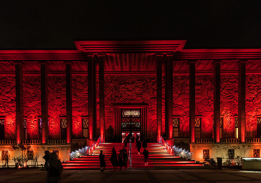 Le Palais de la Porte Dorée’de Christian Louboutin Sergisi