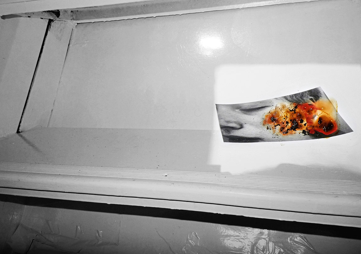 Kurgulanmış Anlara Bakmak
