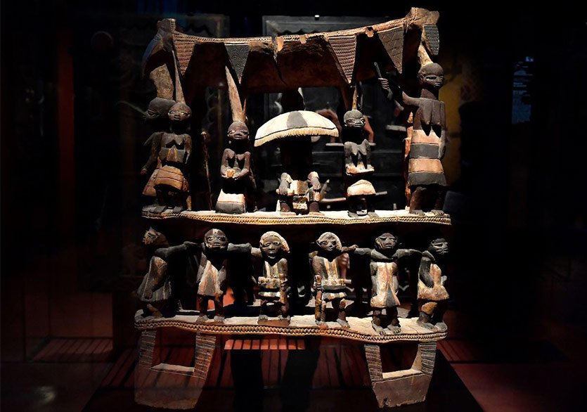 Fransa Çalıntı Tarihi Eserleri İade Ediyor