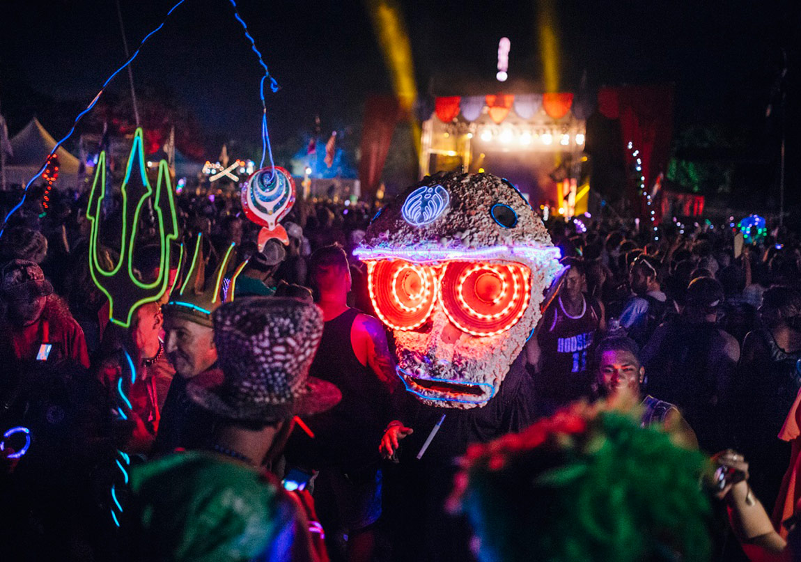 Festivalleri Canlı İzlemek Mi?