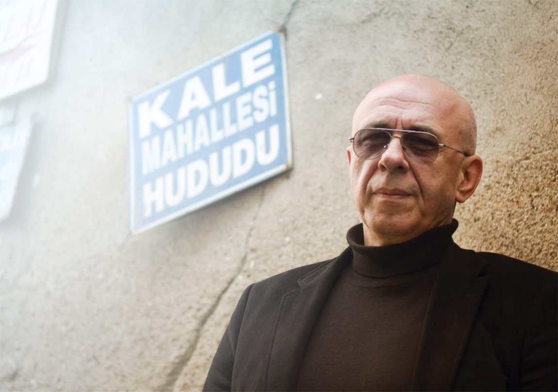 Sezgin Kaymaz’dan Yeni Roman: Farfara