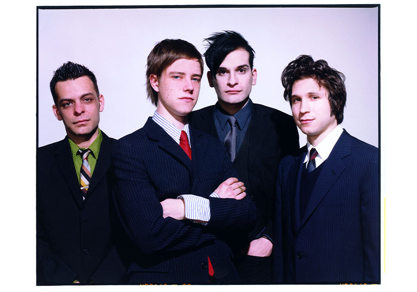 Interpol “The Black EP” ile “Turn On the Bright Lights”ın 20. Yılını Kutluyor