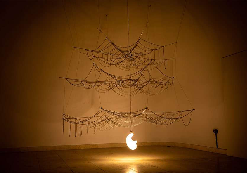 Eda Sütunç’un “Sevgili Kuş” Sergisi İBB Bebek Sarnıcı Galerisi’nde