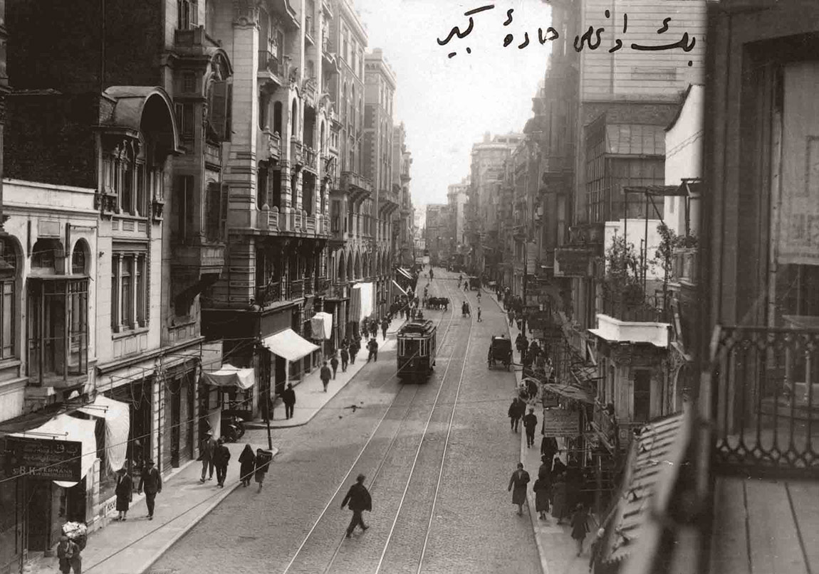 Pera’dan Beyoğlu’na