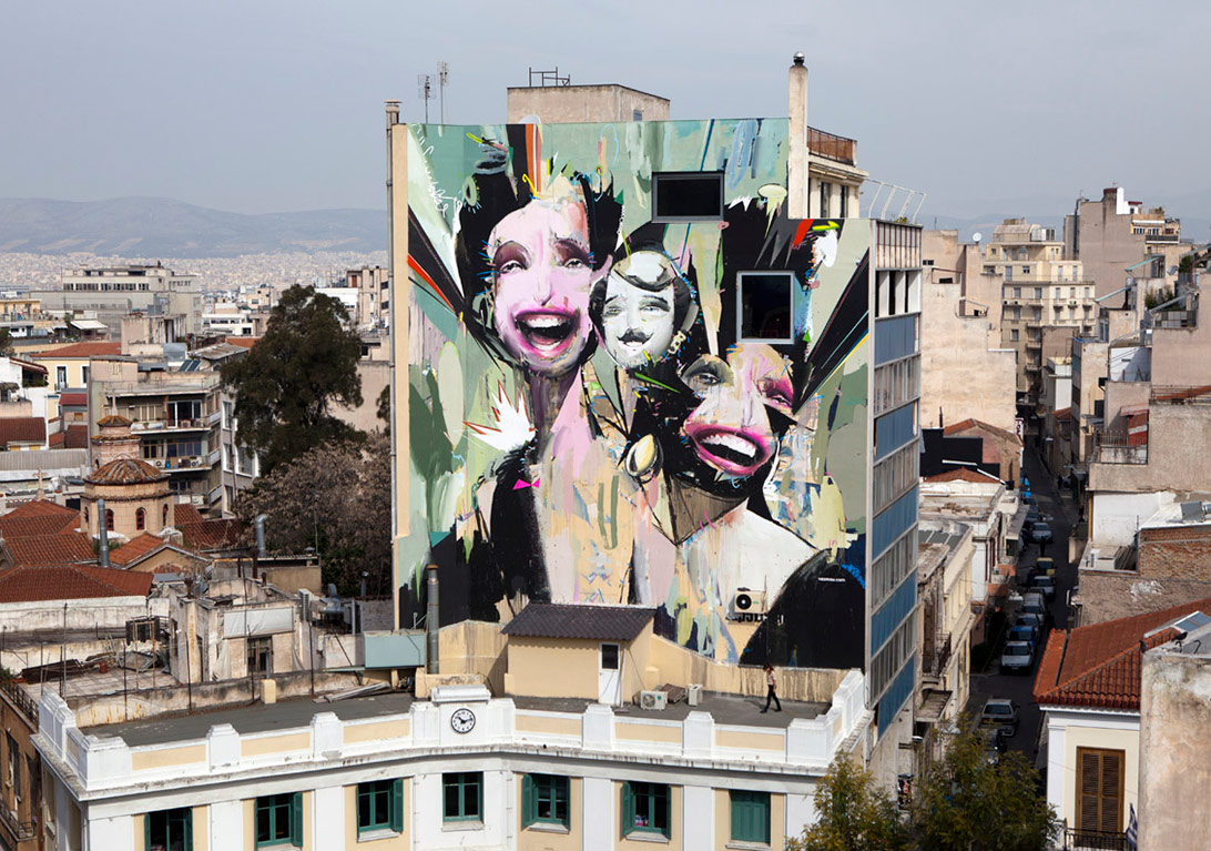 Duvarlar Üzerindeki Etkileyici Kadın Portreleri