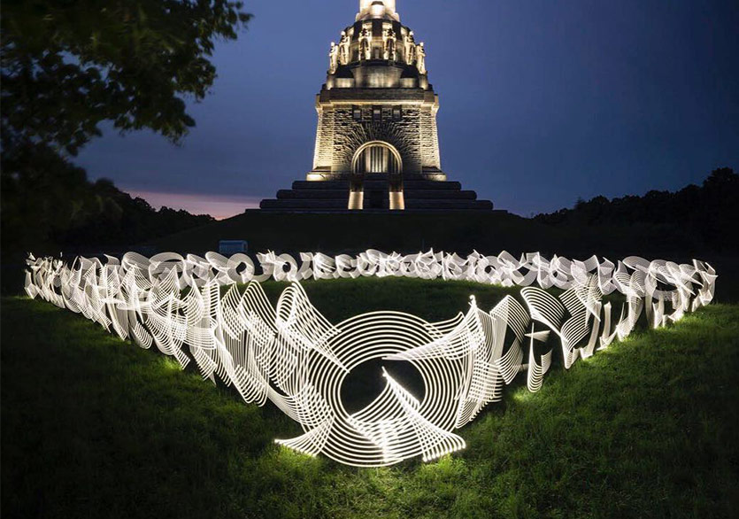 Işıkla Yazılan Kaligrafiler