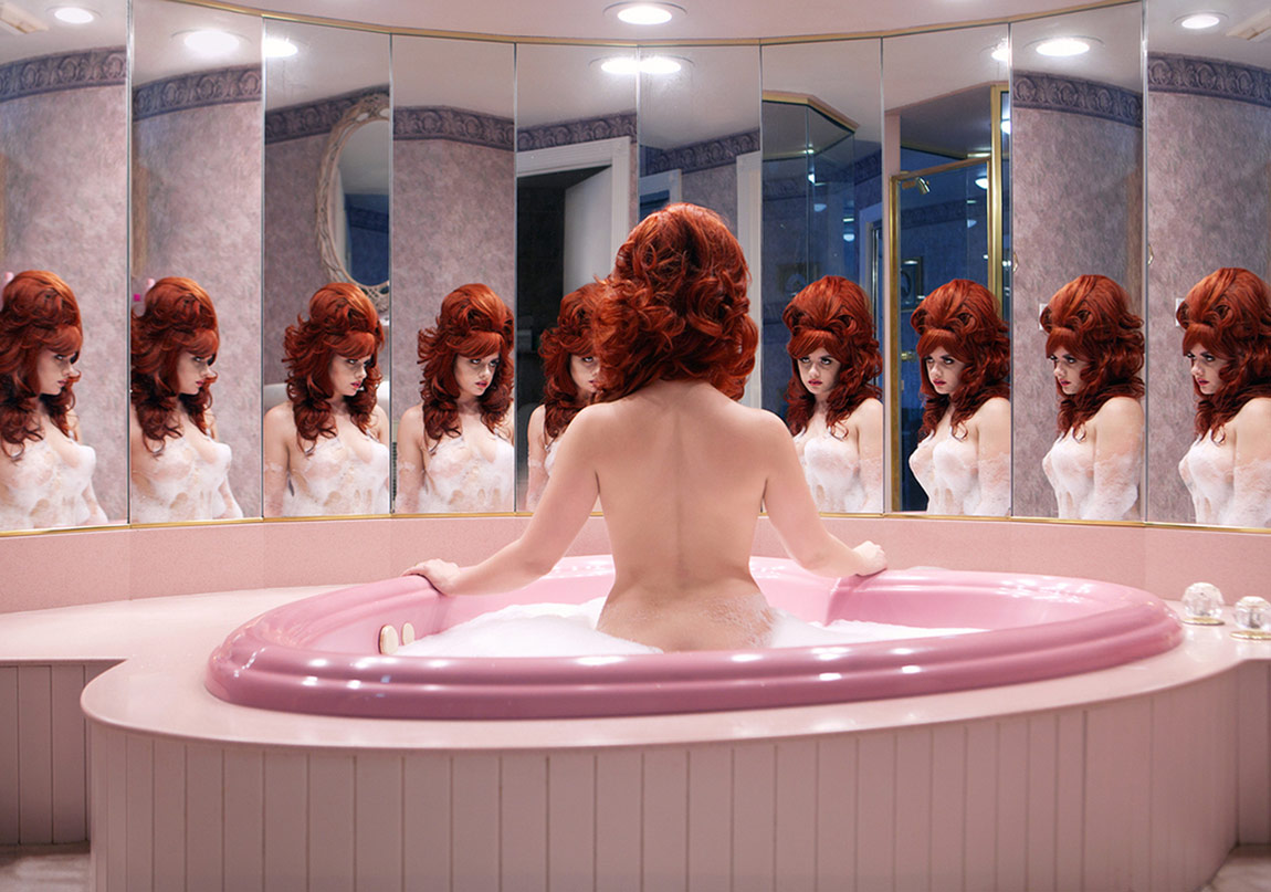 Balayı Otelinde Yalnız Bir Kadın