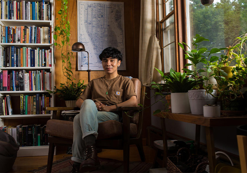 Ocean Vuong’un “Yeryüzünde Bir An İçin Muhteşemiz” Kitabı Sinemaya Uyarlanıyor