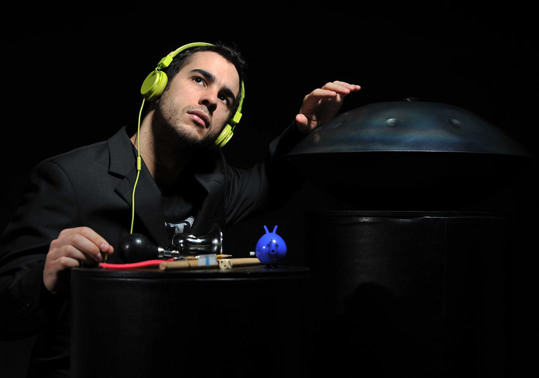 Elektronik Müzik Şiirsel Bir Uzay Orkestasıyla Buluştu