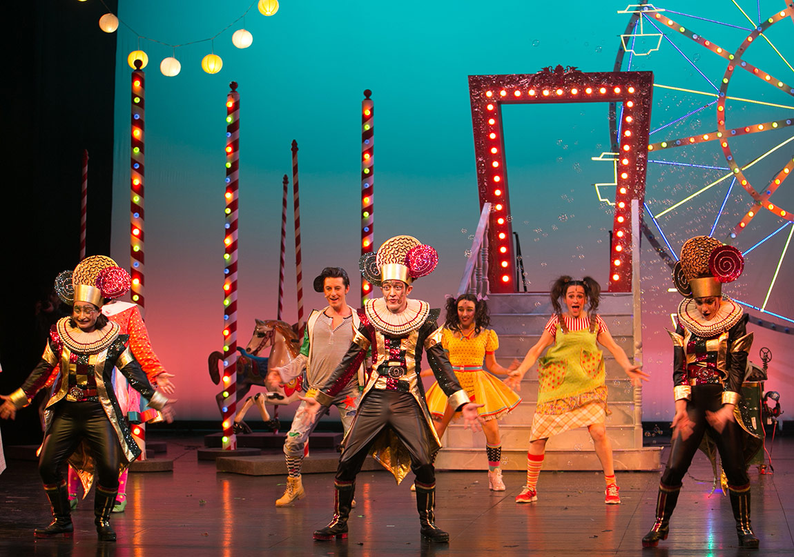 Çocuk Tiyatrosu Perdelerini Açıyor