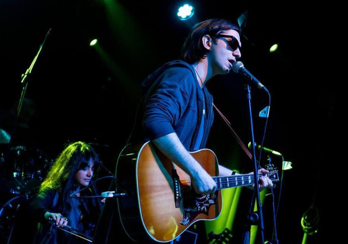 In Hoodies ve Ponza 15 Şubat’ta Sahnede!