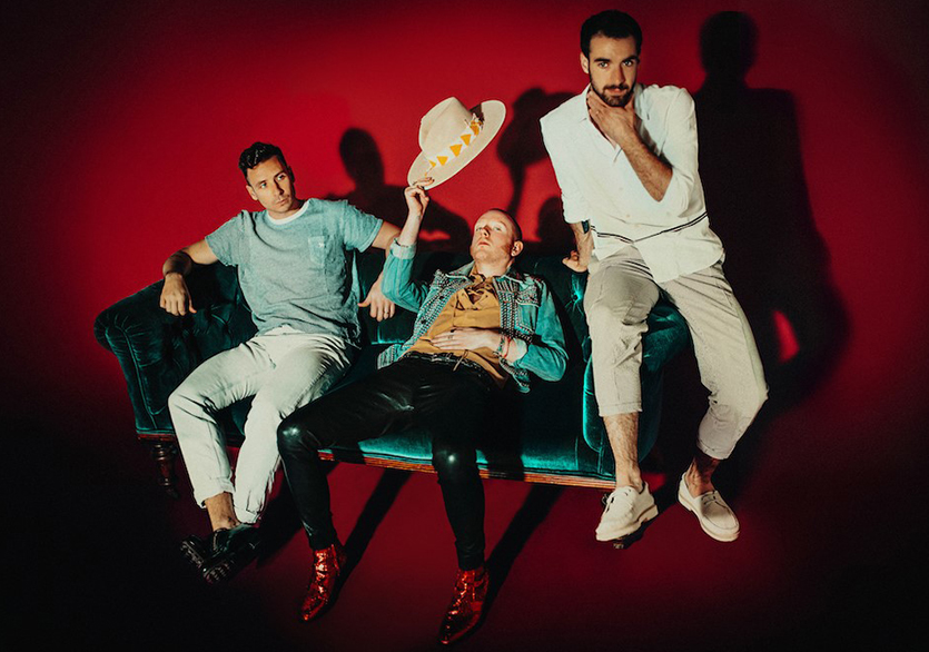 Two Door Cinema Club’tan Yeni Albüm