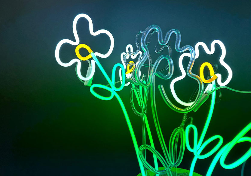 Ardan Özmenoğlu’nun Yeni Sergisi “Yerel Sanatçı” Galeri Siyah Beyaz’da