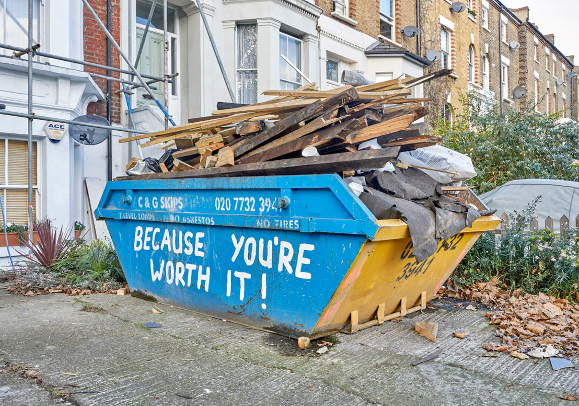 İronik Yazılar Sokak Aralarını Renklendiriyor