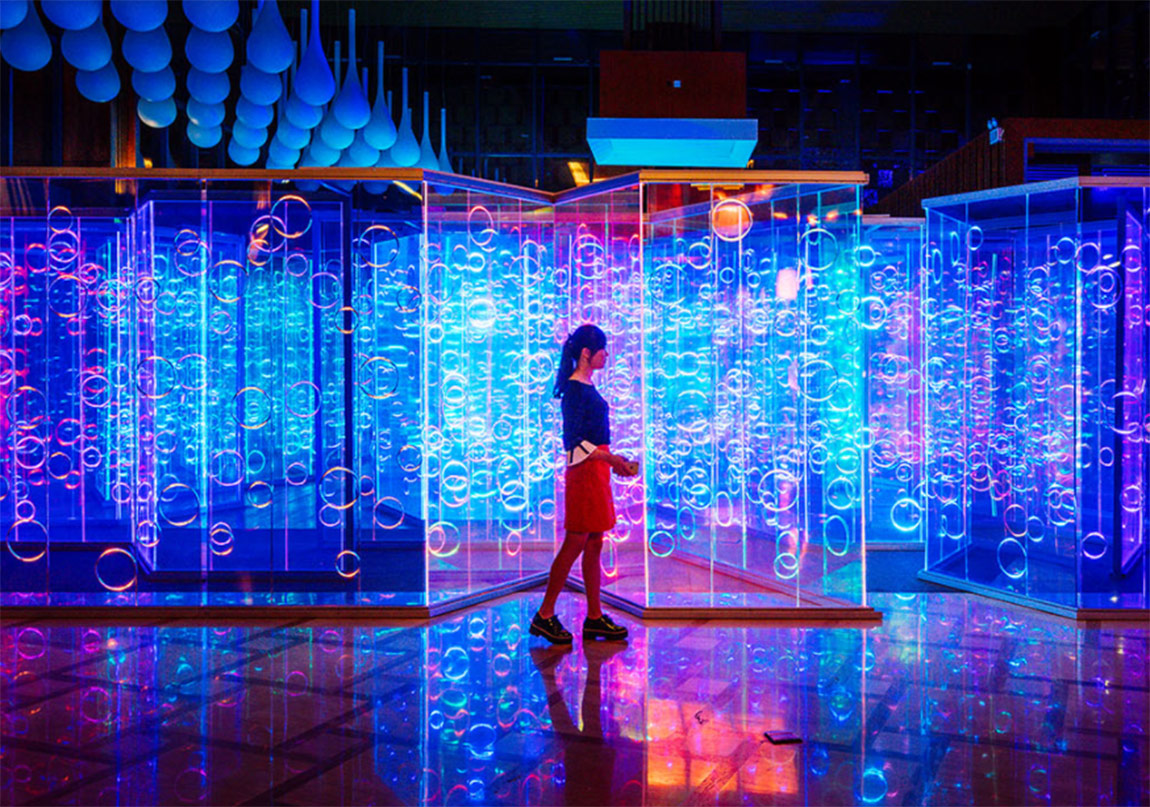 Gökkuşağı Renkleriyle Kromatik Bir Evren