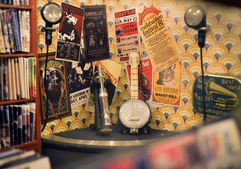 Farelere Özel Plak Dükkânı