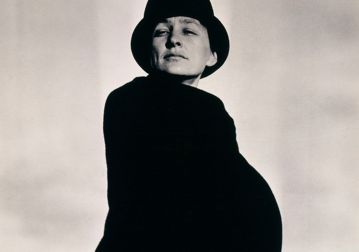 Feminizmi Kıyafetlerle Yeniden Hayal Et: Georgia O’Keeffe Sergisi