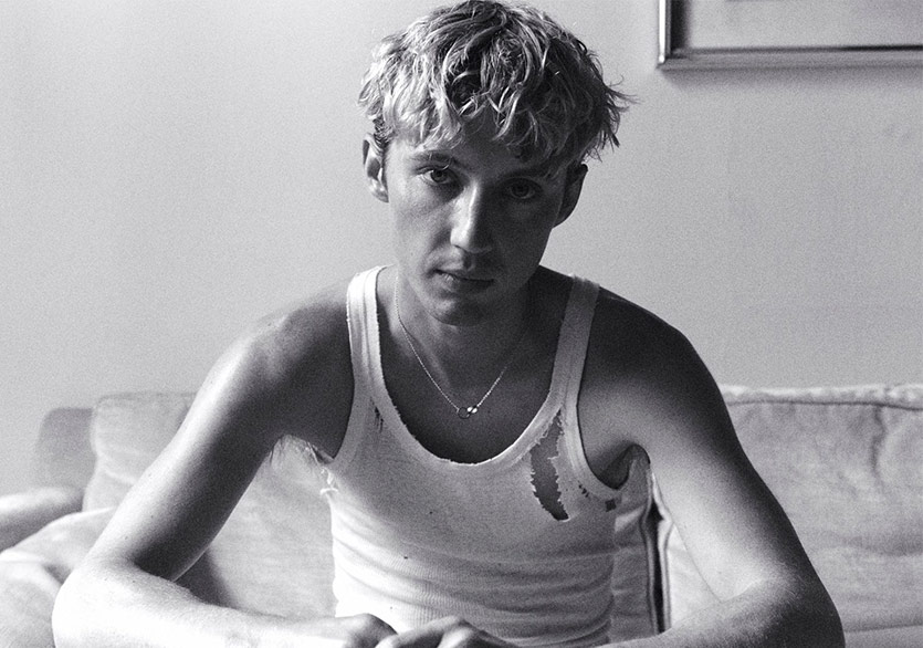 Troye Sivan’ın Yeni Albümü “Something To Give Each Other” Yayında