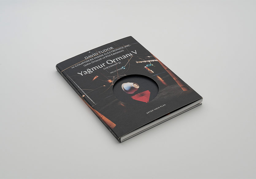 “Yağmur Ormanı V (Varyasyon 3)”e Yakından Bir Bakış Sunan Kitap Yayımlandı