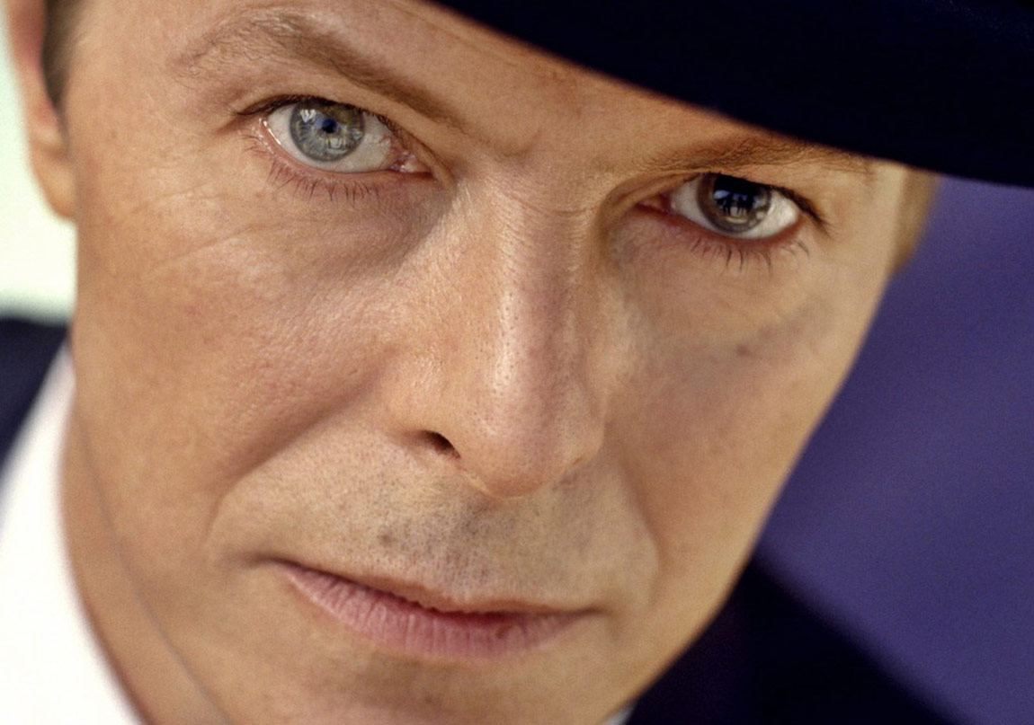 David Bowie Belgeseli Geliyor