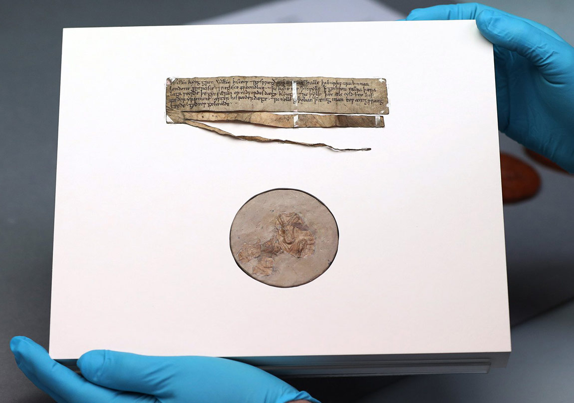 Londra Şehir Arşivlerinin En Eski Parçası 