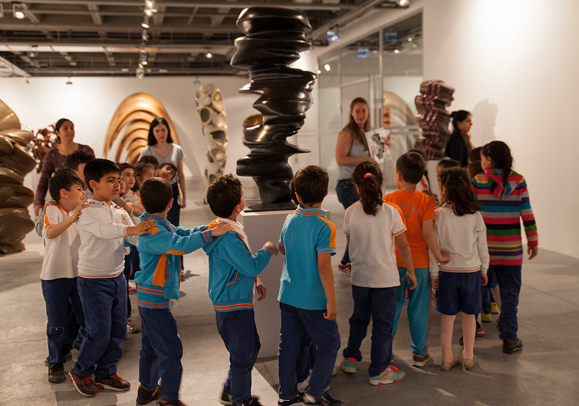 Çocukları Sanat Yolculuğuna Çıkaran Atölye: Duvardaki Karnaval