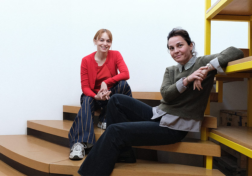 Tülin Özen ve Nilperi Şahinkaya Tiyatro Sahnesinde: “Ballı Süt”