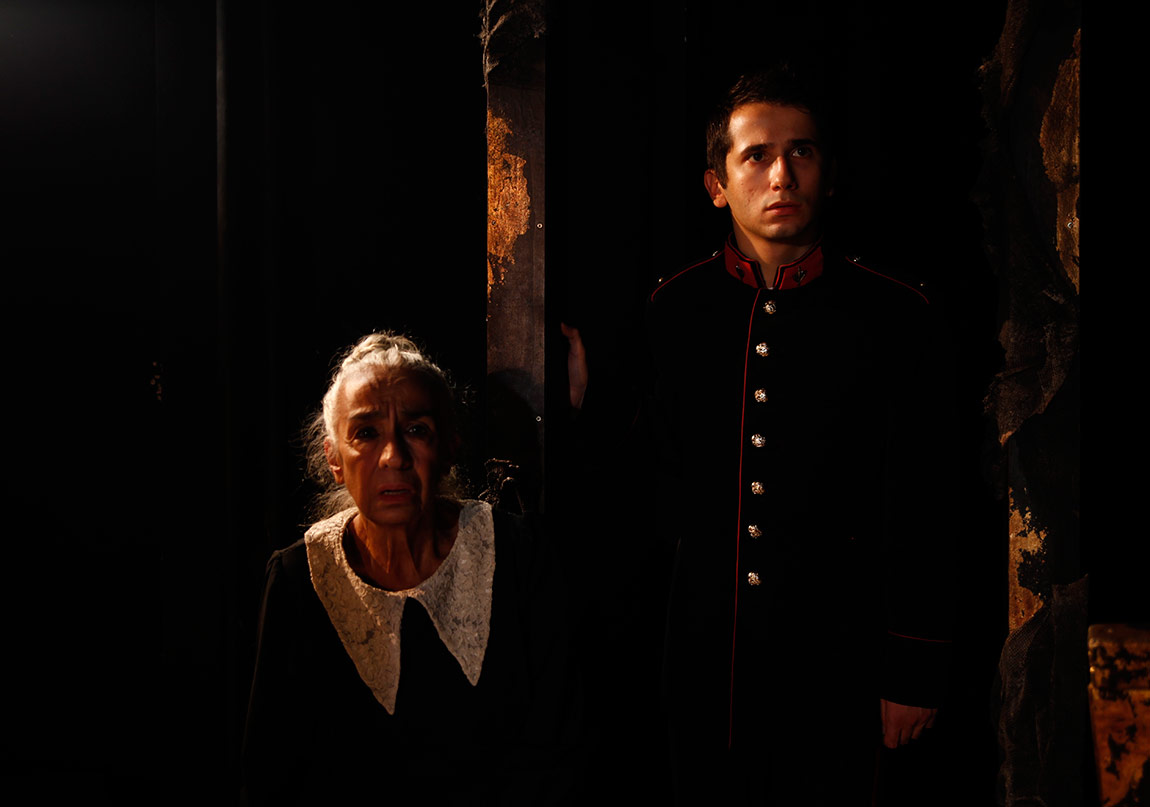 Antigone Uyarlaması Sahnede!