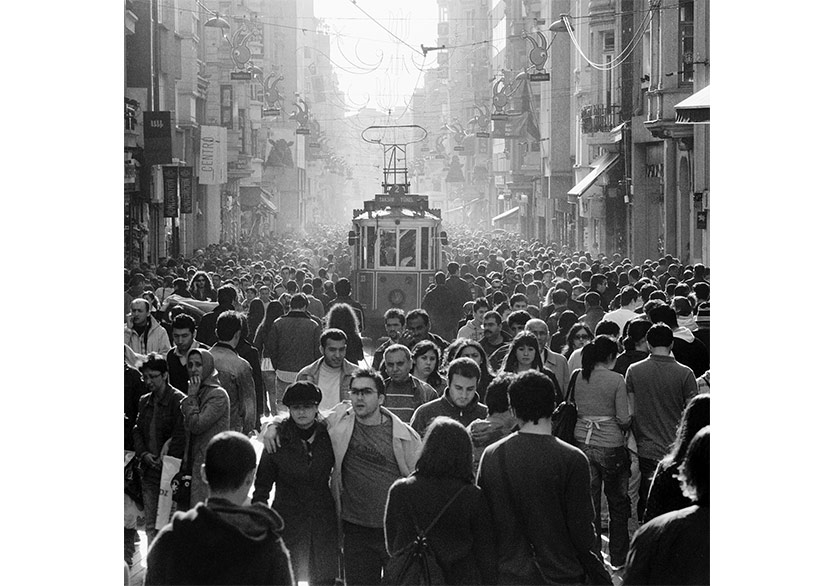 Timurtaş Onan’dan Yeni Fotoğraf Kitabı: “Beyoğlu Eski Yeni”