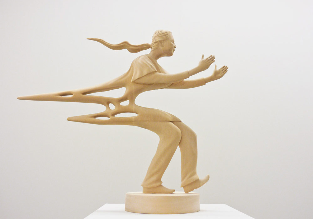 Tedirgin Edici Formlarda Heykeller 