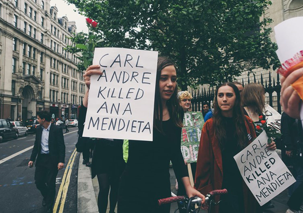 Yeni Tate'e Feminist Protesto!