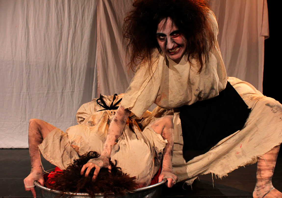 Şatonun Altında Oyunu Sahnede!