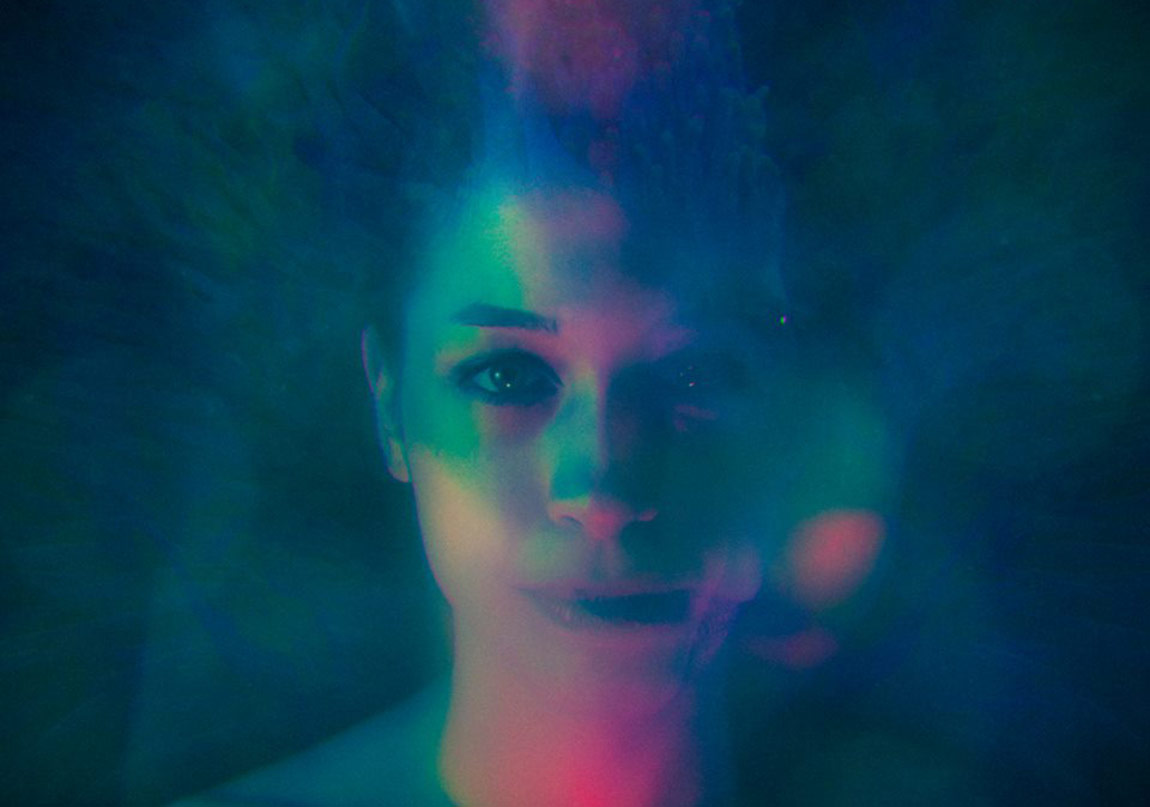 Loradeniz’in ilk şarkısı ve Klibi Yayınlandı