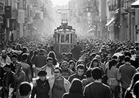 Timurtaş Onan’dan Yeni Fotoğraf Kitabı: “Beyoğlu Eski Yeni”