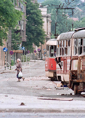 Savaşın Külleri İçinde Büyüyen Bir Çocuğun Tanıklığı: “Saraybosna Radyosu”