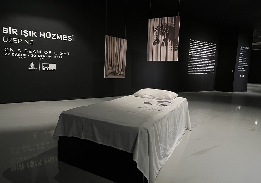 Boşluğu ve Sınırsızlığı Buluşturan Sergi “Bir Işık Hüzmesi Üzerine” Taksim Sanat’ta