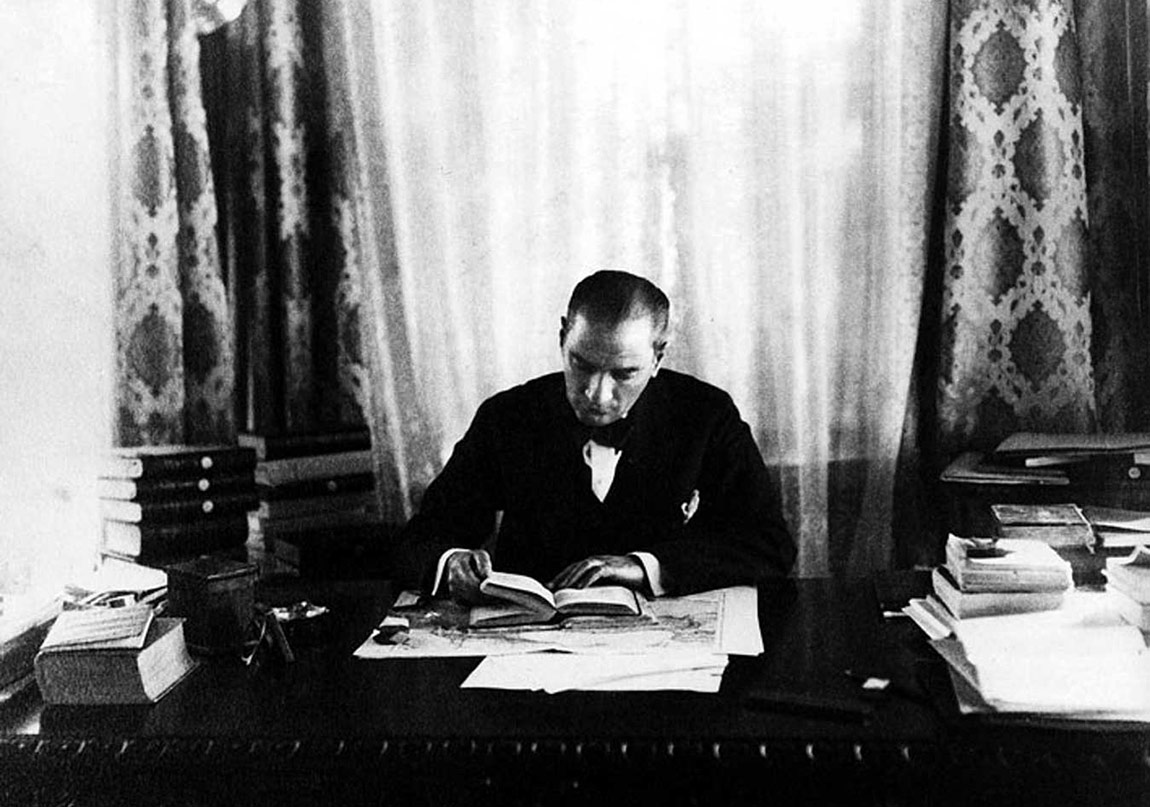 Büyük Atatürk’ten Küçük Öyküler