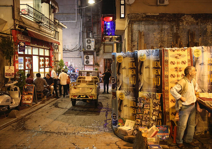Orhan Pamuk’un Gözünden İstanbul'un Geceleri: Turuncu